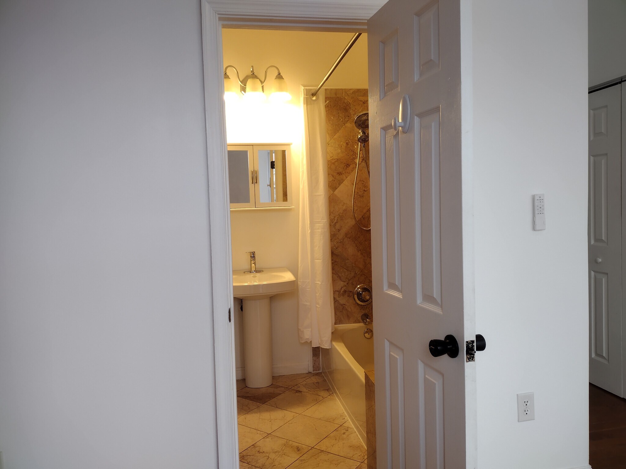 Building Photo - 1933 4th St NE