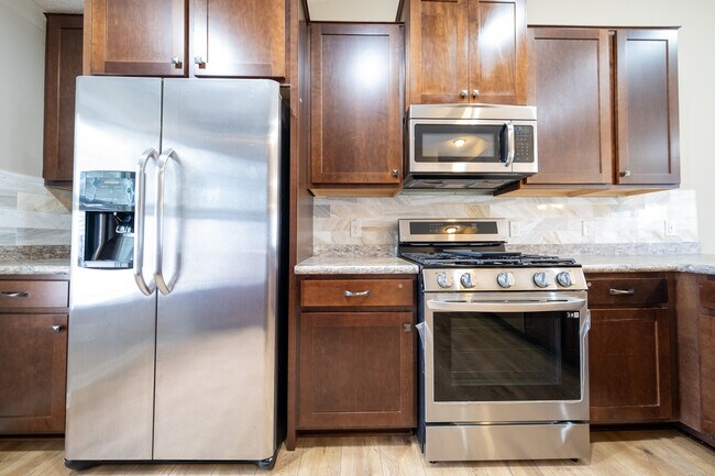 Building Photo - 15222 Emory Ave