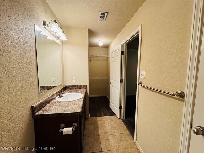 Building Photo - 6516 Huntington Ct
