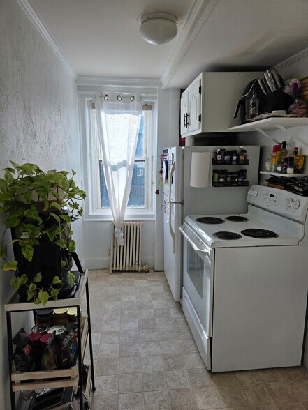 Building Photo - 37 Court St