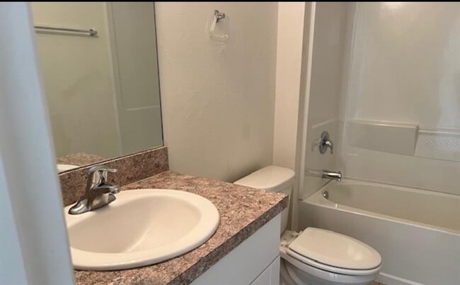 Building Photo - 390 Posadas Cir