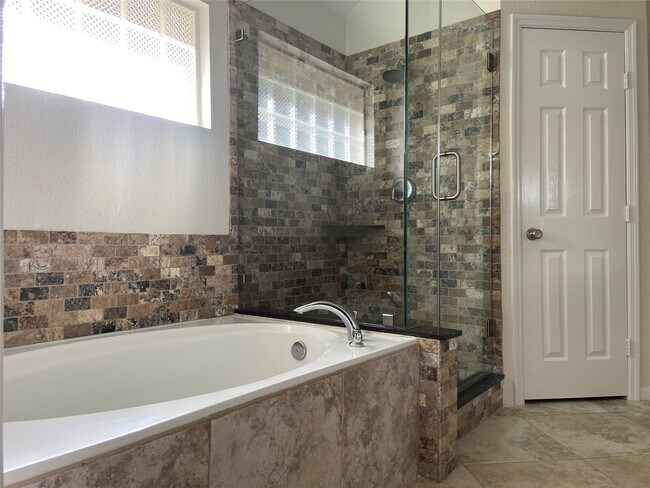 Building Photo - 130 S Veranda Ridge Dr