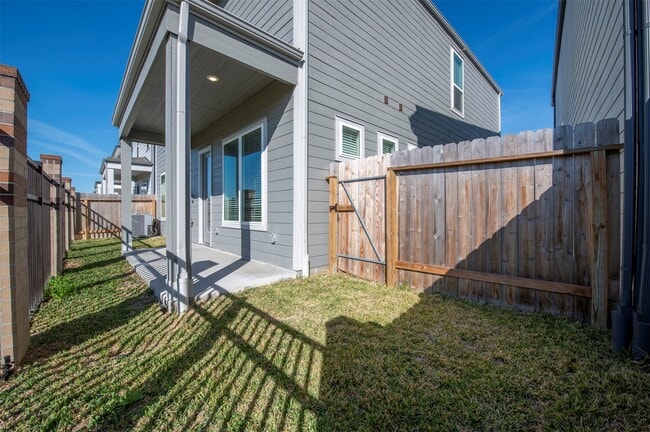 Building Photo - 10009 Cloud Mist Dr