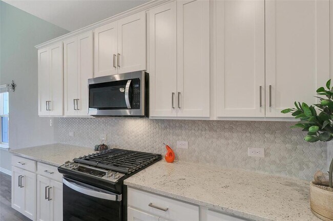 Building Photo - 17608 Pepperwood Cv
