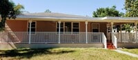 Building Photo - Charming 2 Bedroom/ 1 Bathroom Home with D...