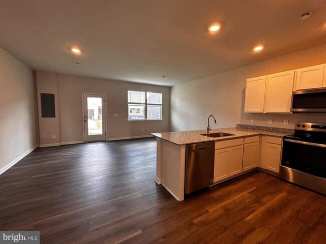 Building Photo - 118 Willett Holw St