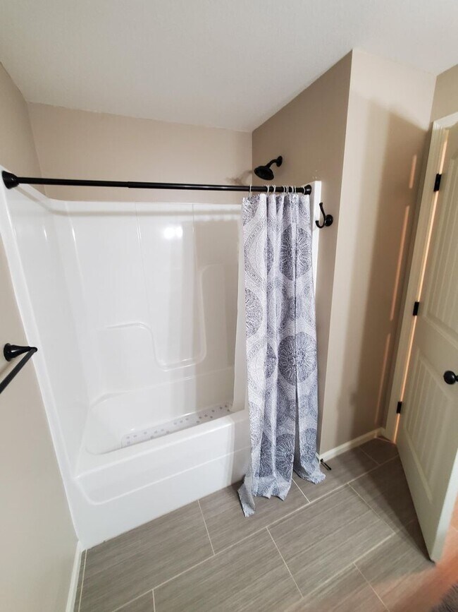 Building Photo - Pristine luxury Home in North Andover Neig...