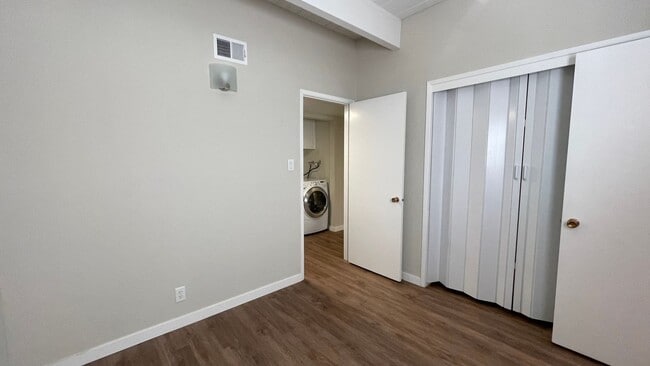 Building Photo - 1213 Otis Dr