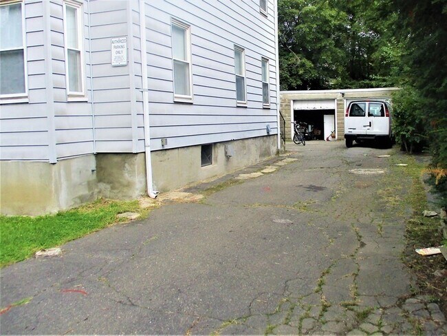 Building Photo - 55 Sydney St