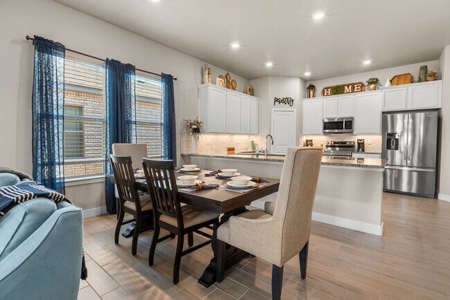 Building Photo - Fully Furnished