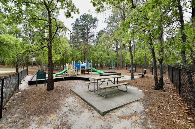 Building Photo - 1116 Waverly Pl Dr