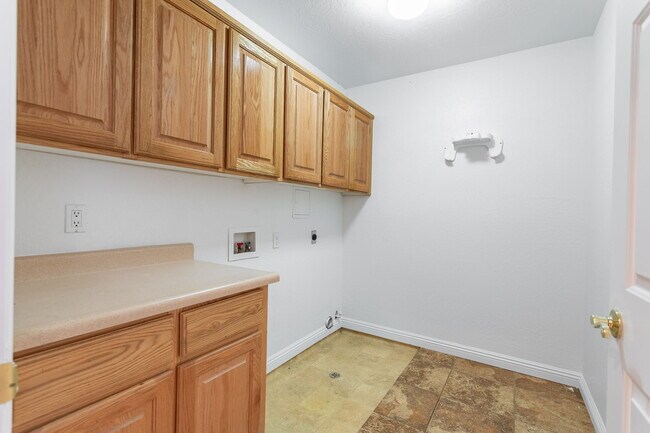Building Photo - 3481 W 27th Ln