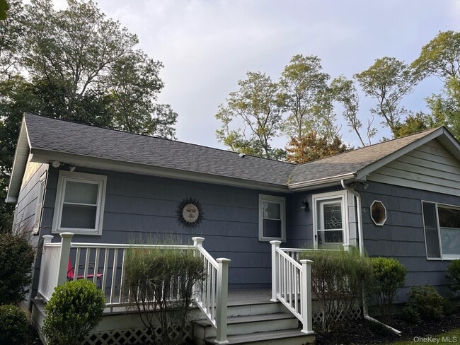 Building Photo - 440 Longview Ln