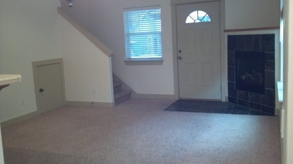 Building Photo - 1754 NE Lotus Dr