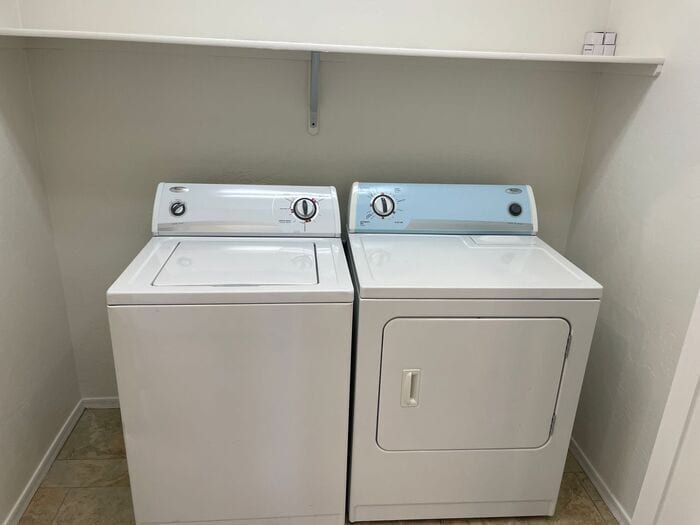 Building Photo - 1046 N 4th Ave