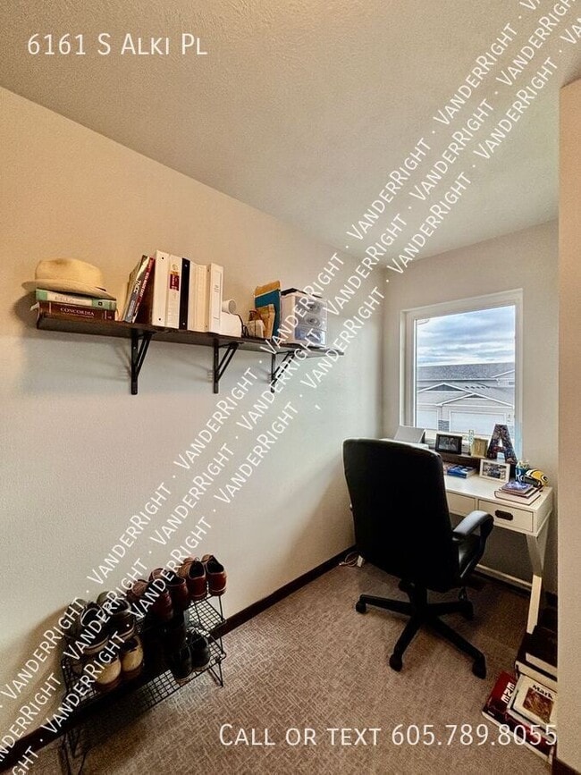 Building Photo - 6161 S Alki Pl