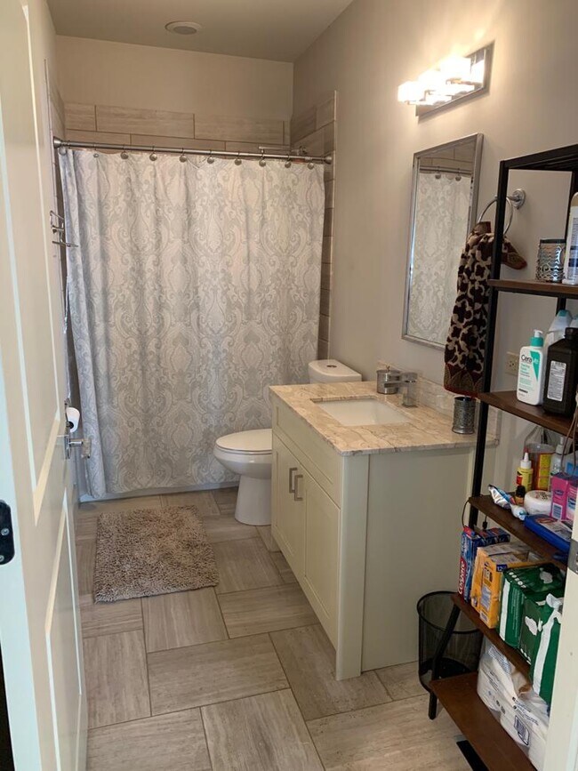 Building Photo - 4234 S Ellis Ave