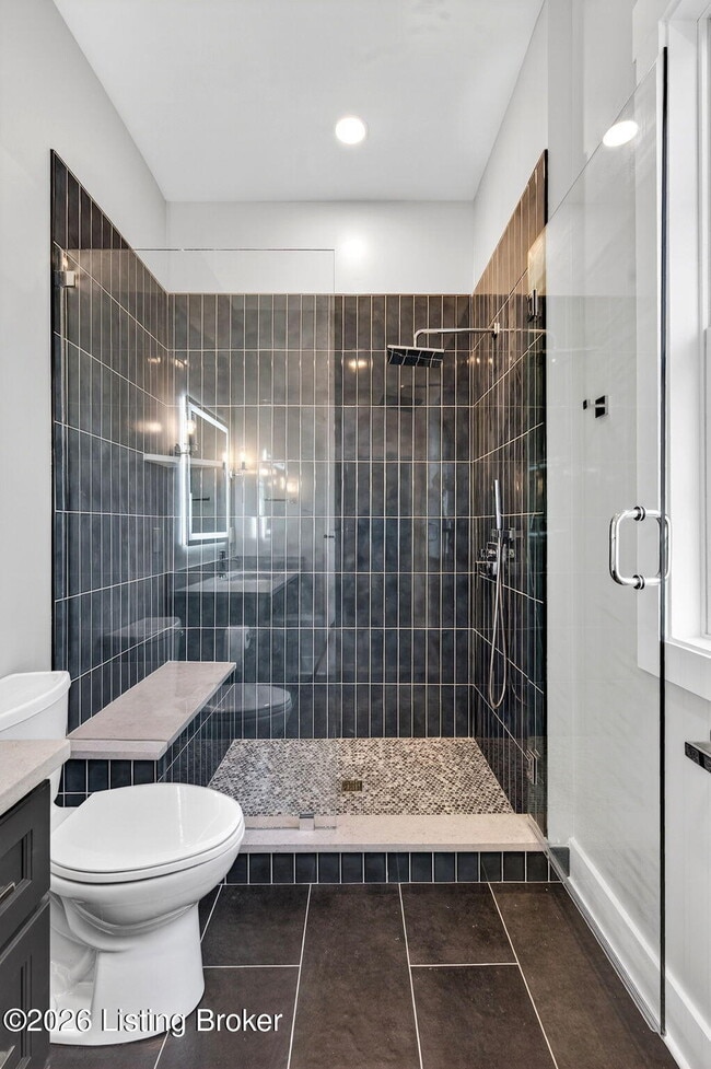 Building Photo - 914 Ash St