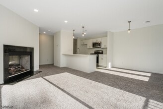 Building Photo - 50 Sam Bonnell Dr