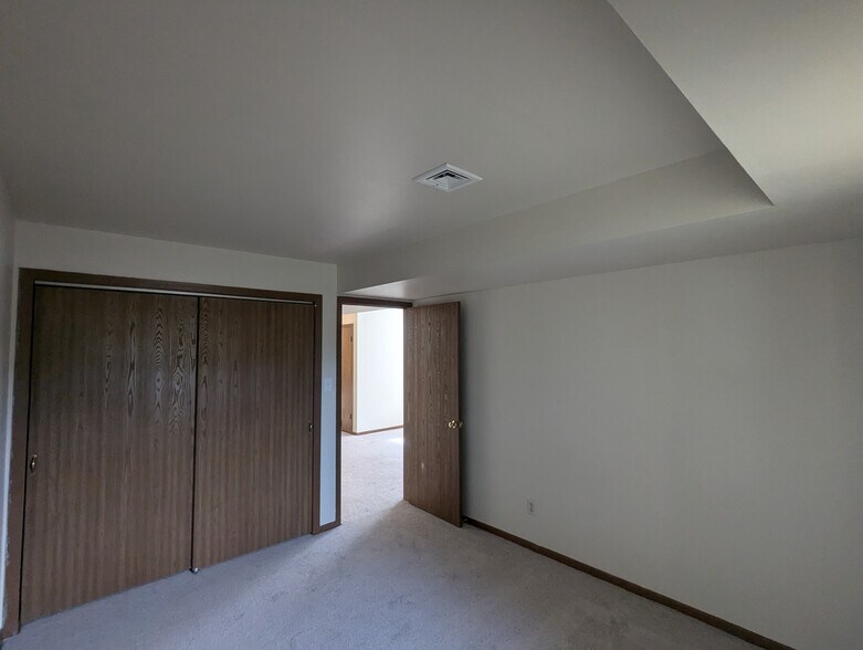 Building Photo - 3351 S 113th St