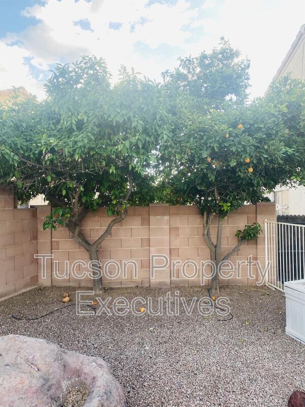 Building Photo - 9599 N Crestone Dr