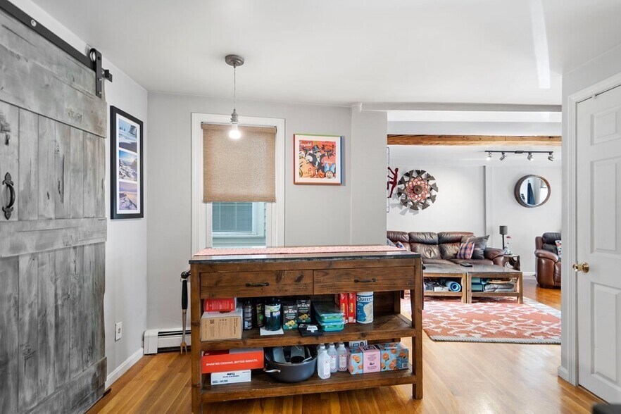 Building Photo - 40 Pleasant St