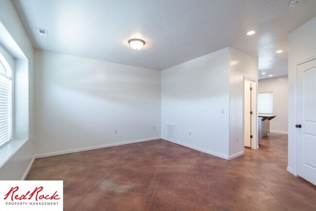 Building Photo - 2075 S Sir Monte Dr