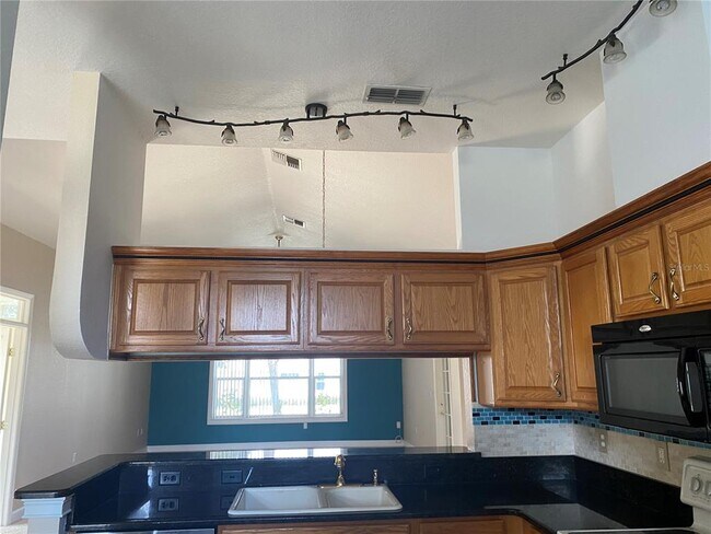 Building Photo - 11120 SW 73rd Terrace