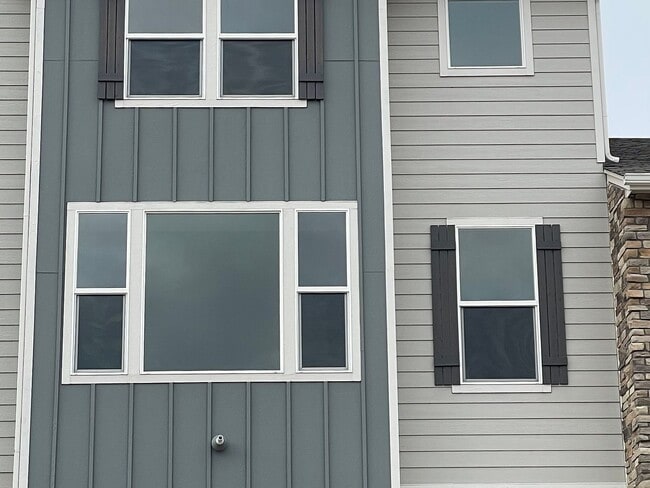 Building Photo - 7870 Bone Crk Pt