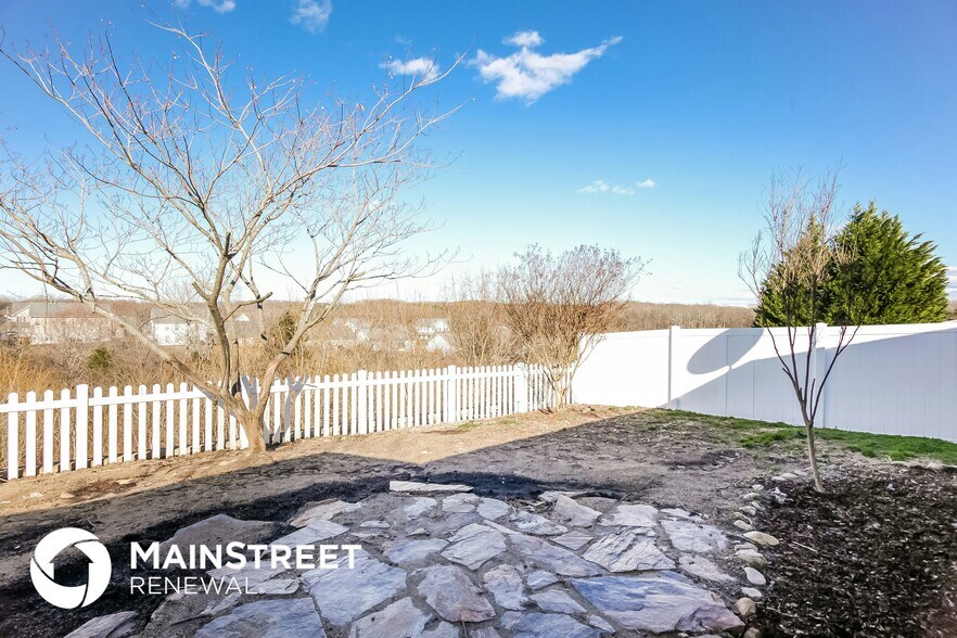 Building Photo - 5783 Misty Hill Cir