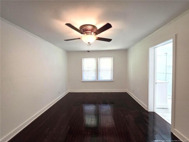 Building Photo - 216 Country Club Dr