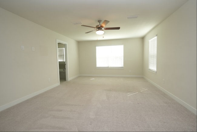 Building Photo - Wonderful 3BR 2BA Home w/ Upgraded Kitchen • Assigned Parking • Patio & Porch in Concord