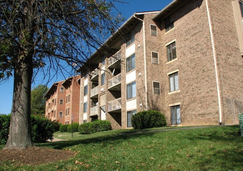 Potomac Garden Apartments 1300 Sanderson Dr Sterling VA 20164