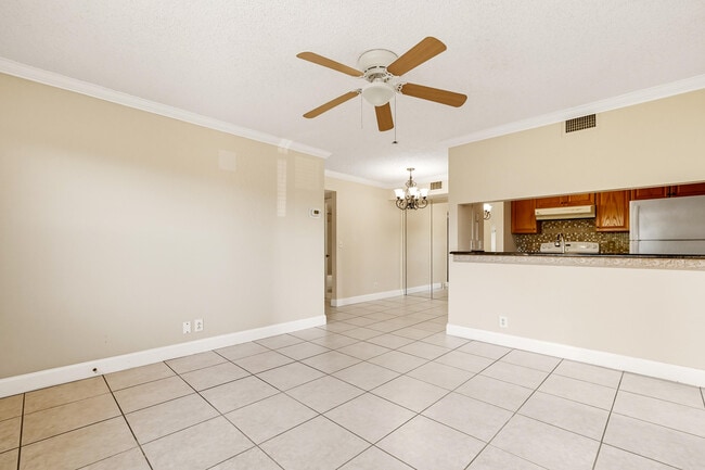 Building Photo - 7091 Golf Colony Ct