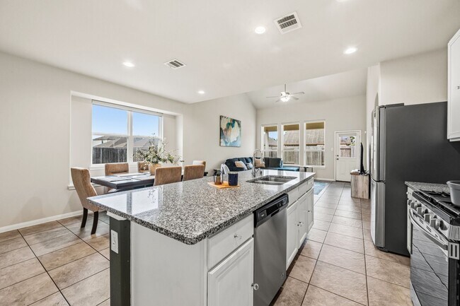 Building Photo - 17606 Virlogeux Ln