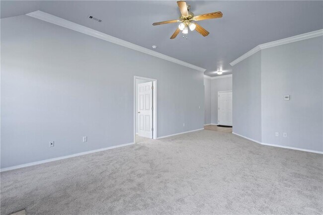 Building Photo - 607 Amanda Dr