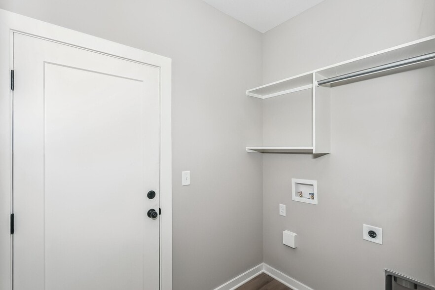 Building Photo - 909 S Logan St