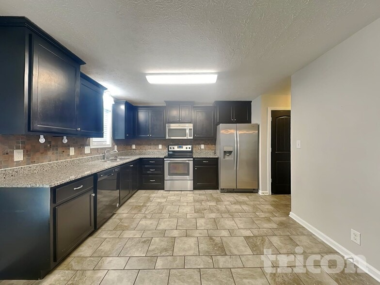 Building Photo - 1304 Golden Eagle Way