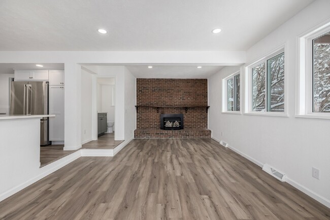 Building Photo - Perfectly remodeled 4 Bed home in Arvada