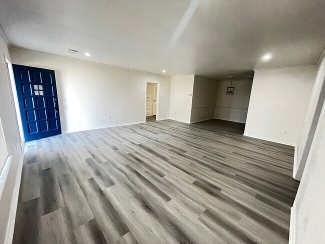 Building Photo - 1204 NW Fort Sill Blvd