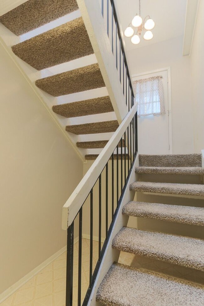 Building Photo - {10919} Quivera Falls Condo + Attached Two...