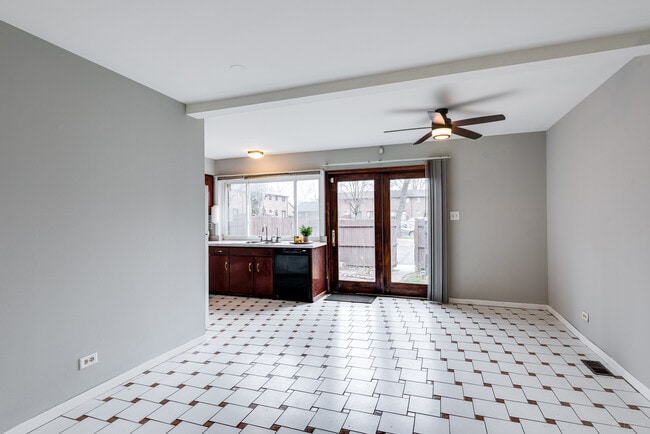 Building Photo - 18W269 Kirkland Ln