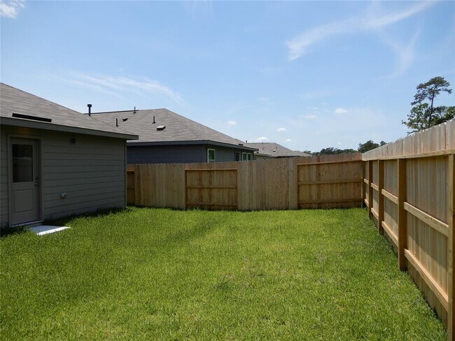 Building Photo - 21099 Santopadre St