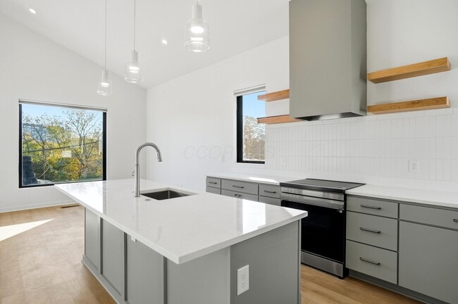 Building Photo - 33 N Blacksmith Ln