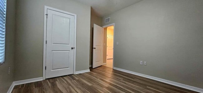 Building Photo - 318 Gris Sky Ln
