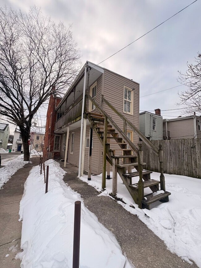 Building Photo - 3 Bedroom Apartment in the West End of York City