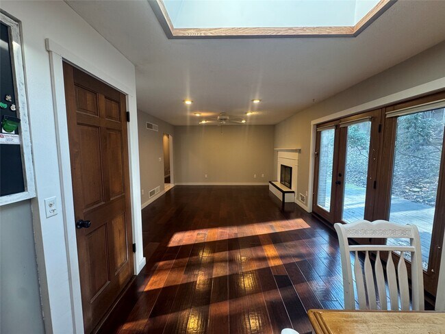 Building Photo - 41 Kenilworth Rd