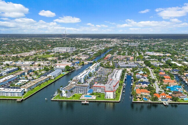 Building Photo - 108 Paradise Harbour Blvd