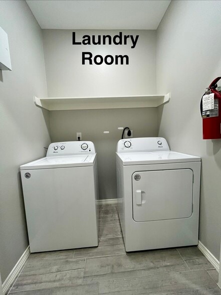 Building Photo - 4904 N Winona Dr