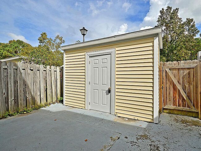 Storage Shed - 2907 Barrington Ln